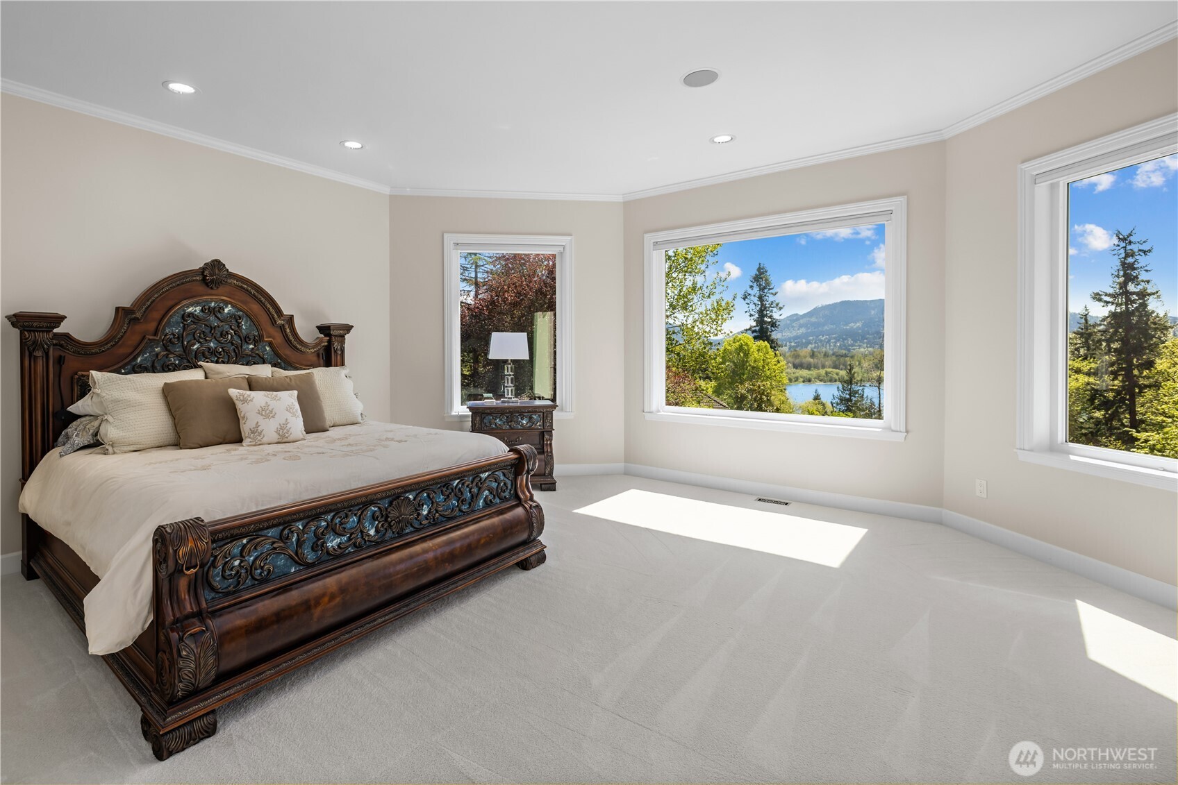 4145 Peregrine Point Way SE, Sammamish, WA 98075