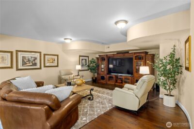 4145 Peregrine Point Way SE, Sammamish, WA 98075 - Photo 16