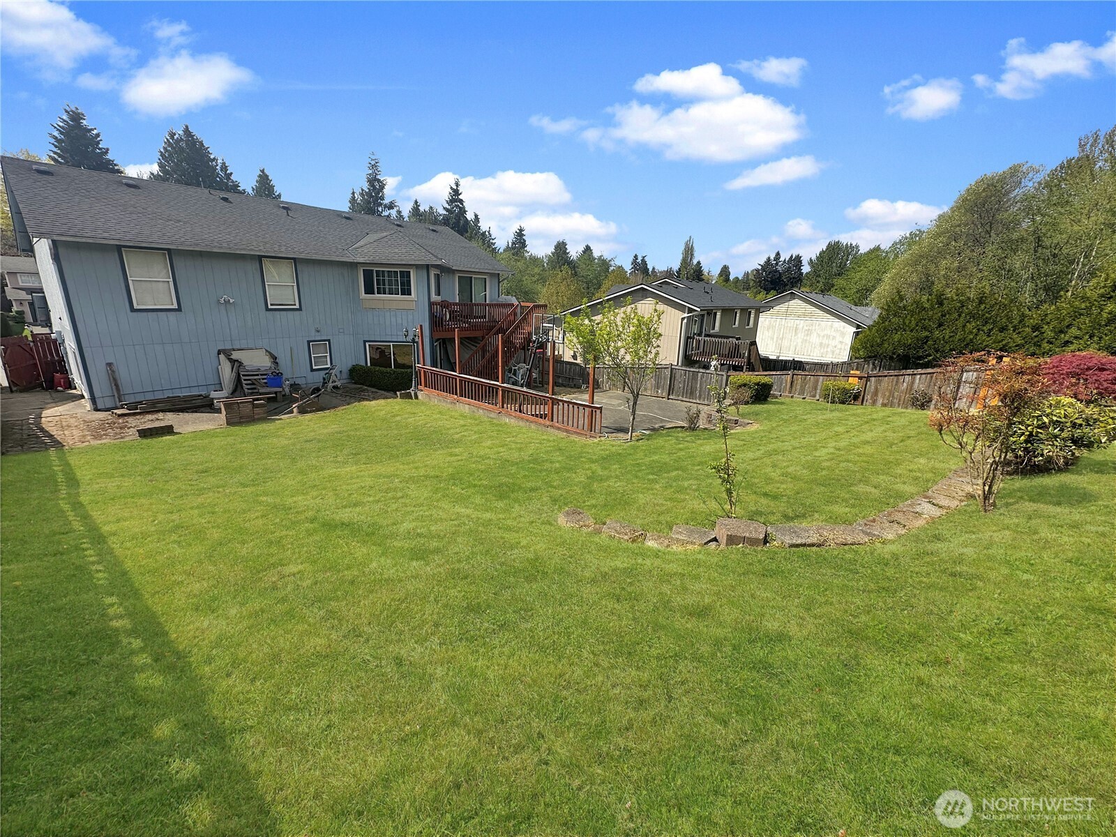 8823 W Mall Drive , Everett, WA 98208