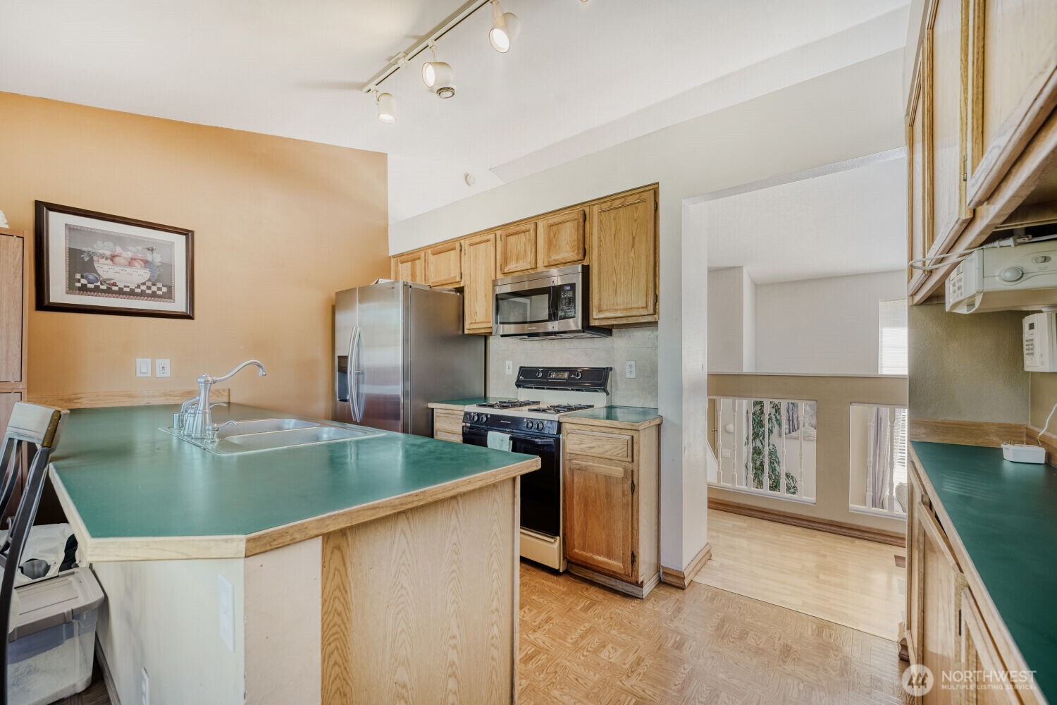 8823 W Mall Drive , Everett, WA 98208