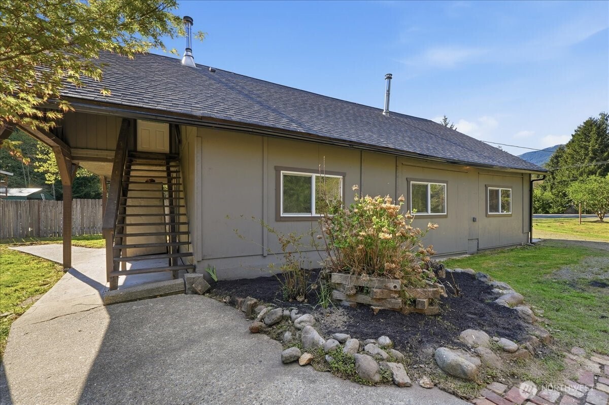 11124 Mountain View Drive , Granite Falls, WA 98525
