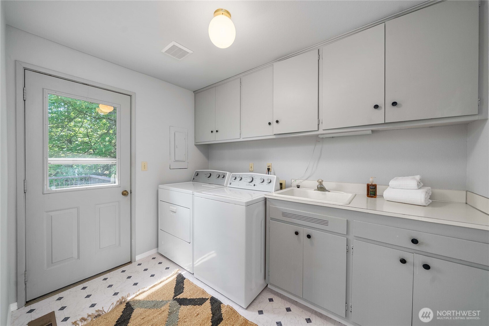 4919 S 360th Street , Auburn, WA 98001