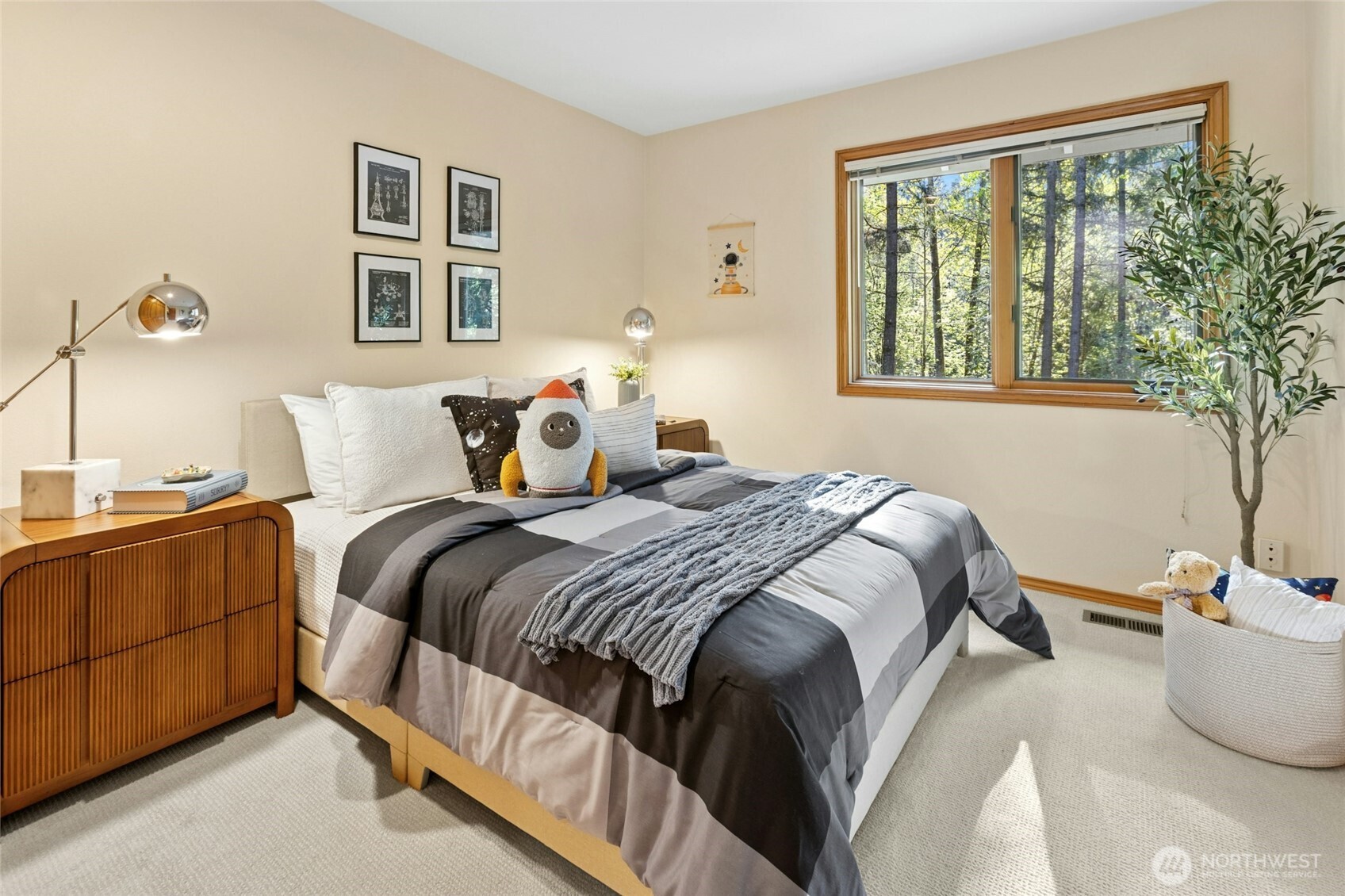 17812 NE 154th Street , Woodinville, WA 98072