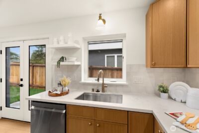 7340 B 40th Avenue NE, Seattle, WA 98115-6010 - Photo 9