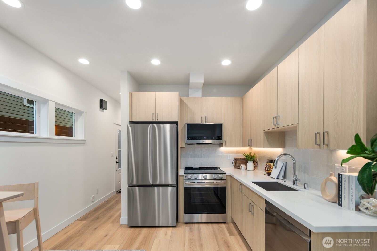 1004 48th Street #B, Seattle, WA 98103