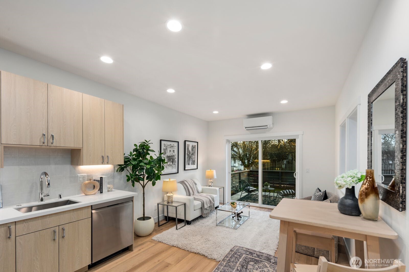1004 48th Street #B, Seattle, WA 98103