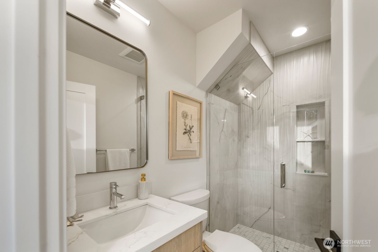 1004 48th Street #B, Seattle, WA 98103