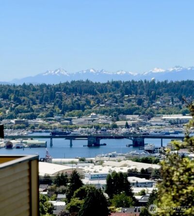 4511 Greenwood Avenue N #6, Seattle, WA 98103 - Photo 2