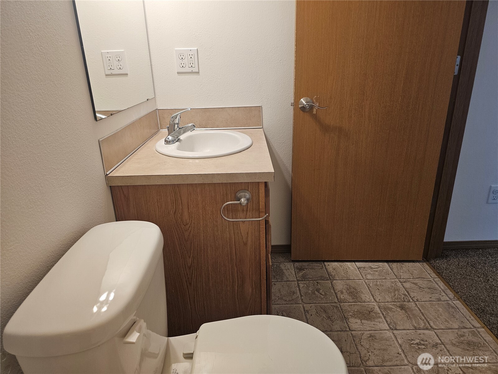 699 Myers Street SE, Rainier, WA 98576