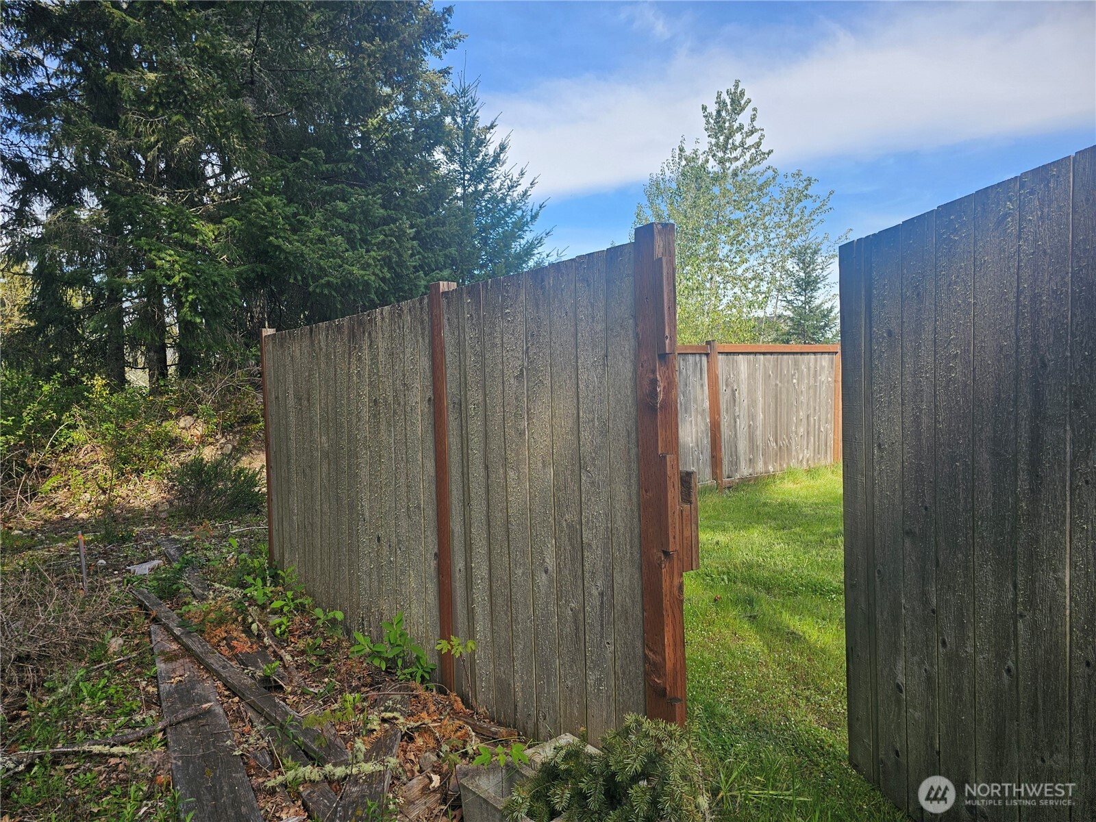 699 Myers Street SE, Rainier, WA 98576