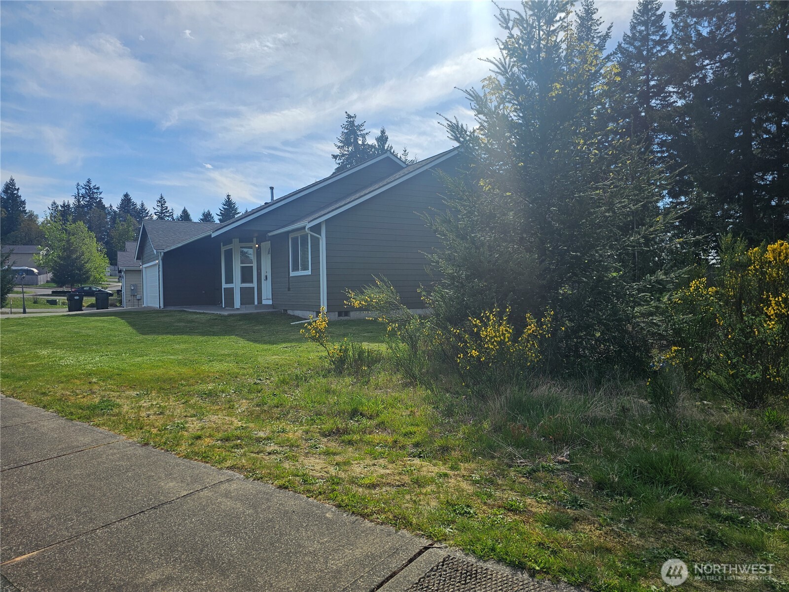 699 Myers Street SE, Rainier, WA 98576