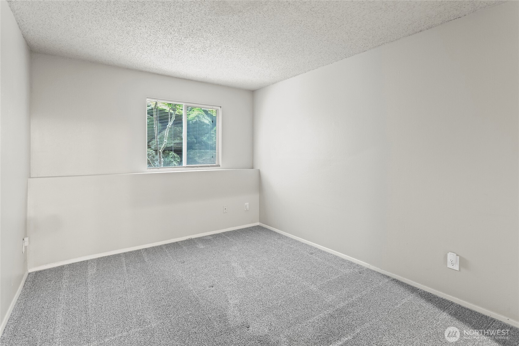 12423 NE 145th Place #B145, Kirkland, WA 98034