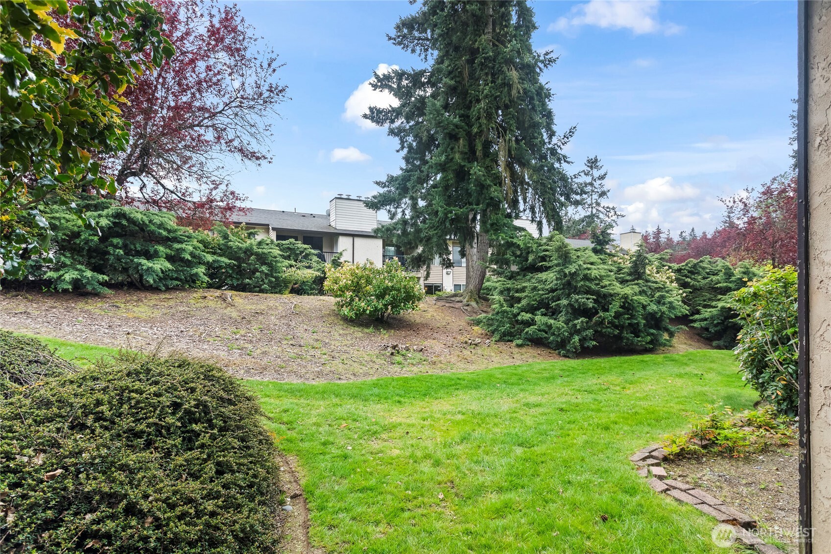 12423 NE 145th Place #B145, Kirkland, WA 98034