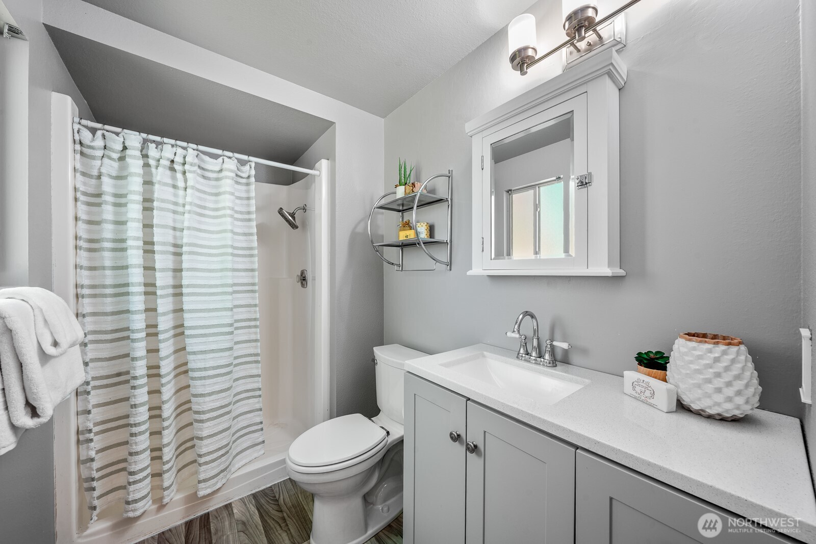8910 NE 195th Street NE, Bothell, WA 98011