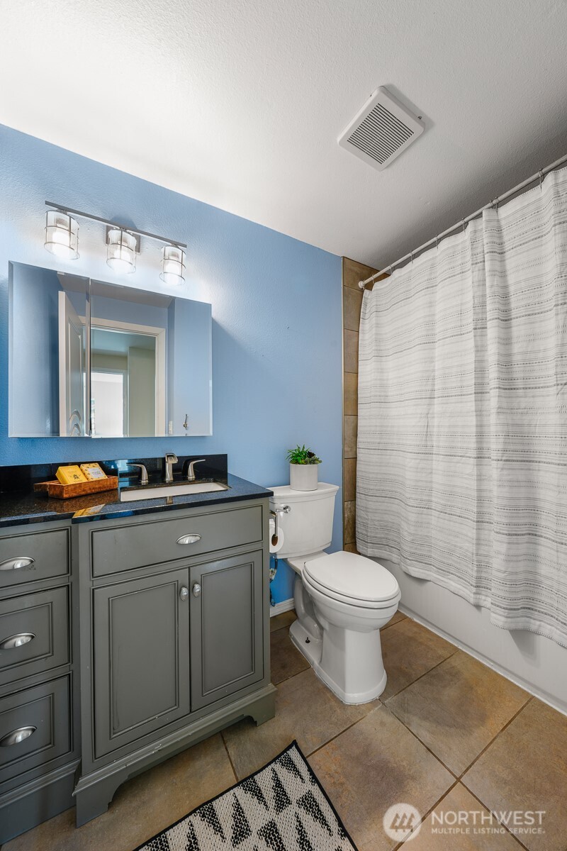 8910 NE 195th Street NE, Bothell, WA 98011