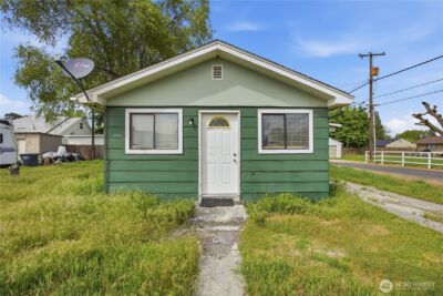 104 E 5th AVE , Warden, WA 98857 - Photo 1