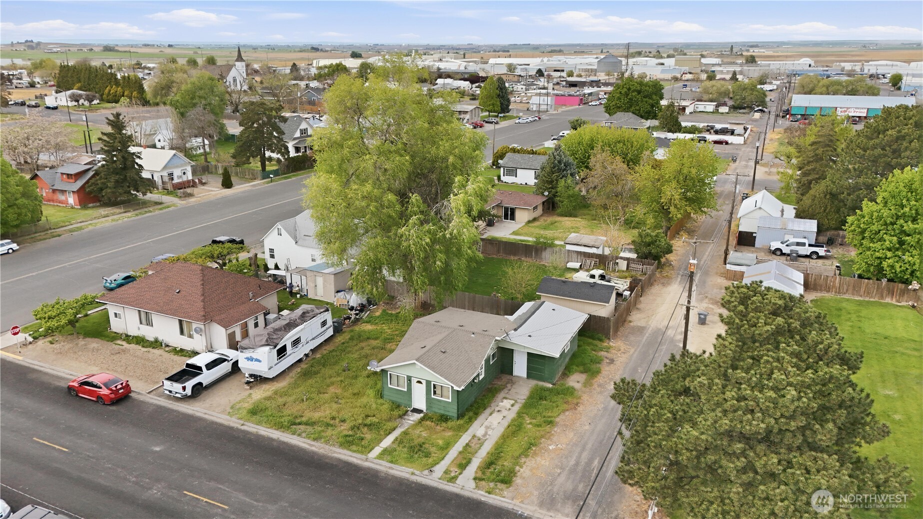 104 E 5th AVE , Warden, WA 98857