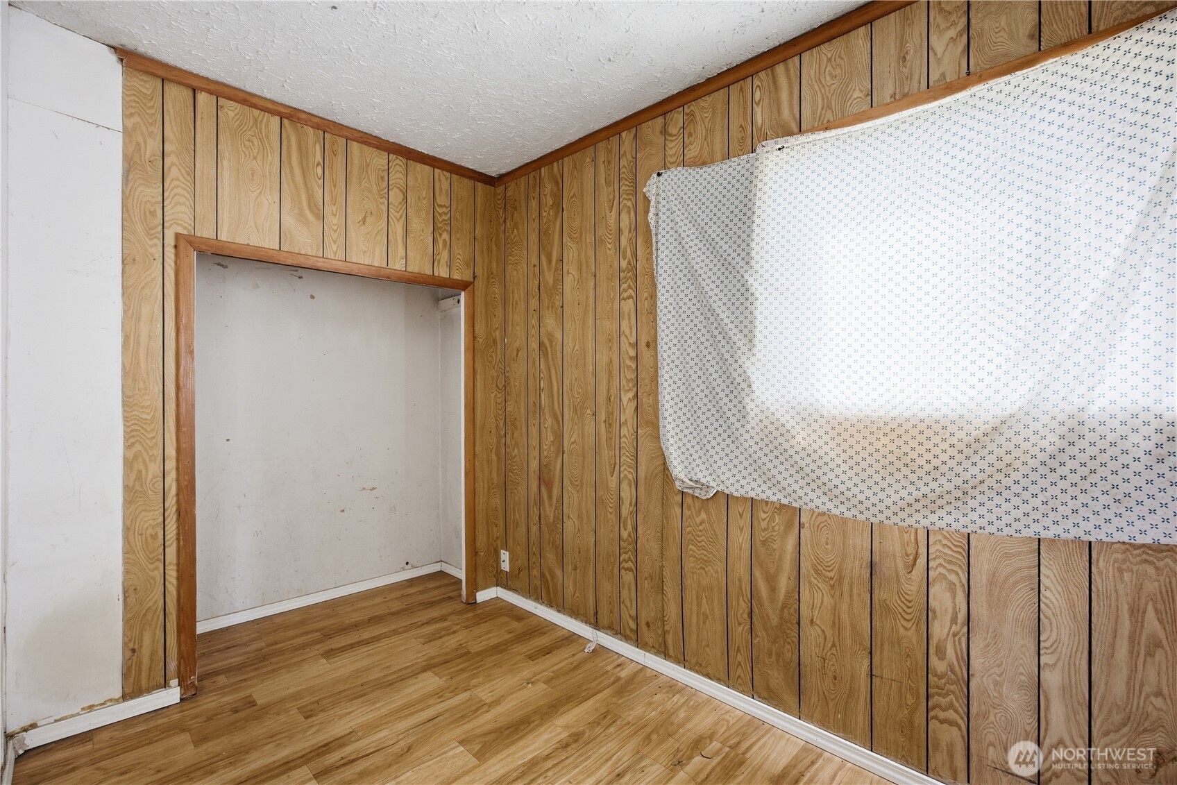 104 E 5th AVE , Warden, WA 98857