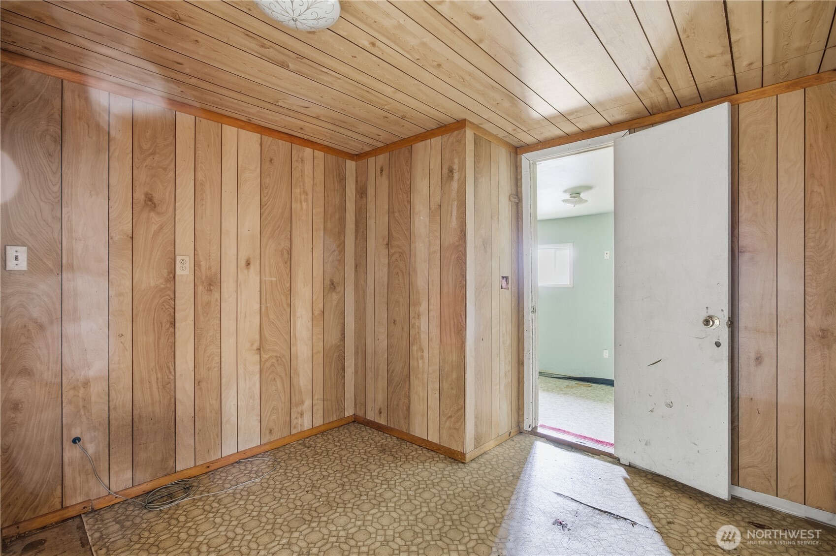 104 E 5th AVE , Warden, WA 98857