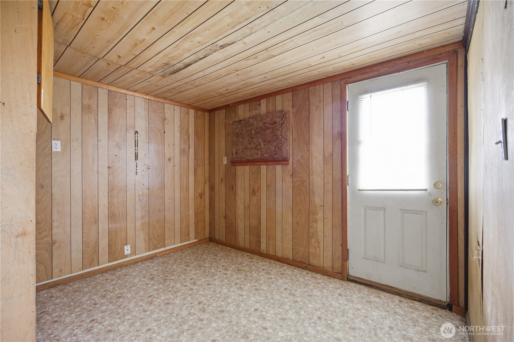 104 E 5th AVE , Warden, WA 98857
