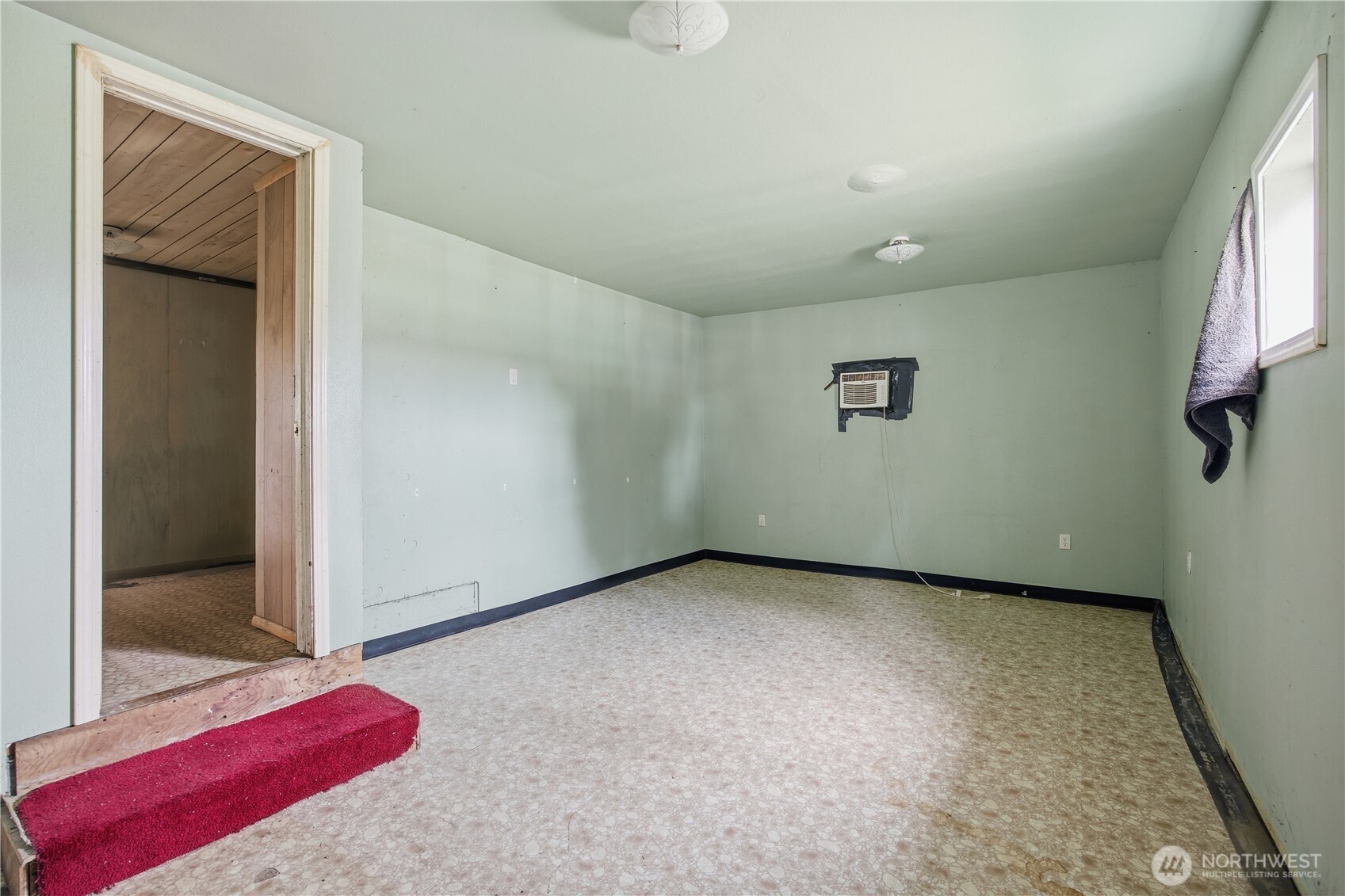 104 E 5th AVE , Warden, WA 98857