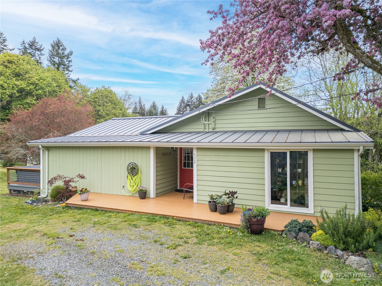 430 Black Diamond Road , Port Angeles, WA 98363