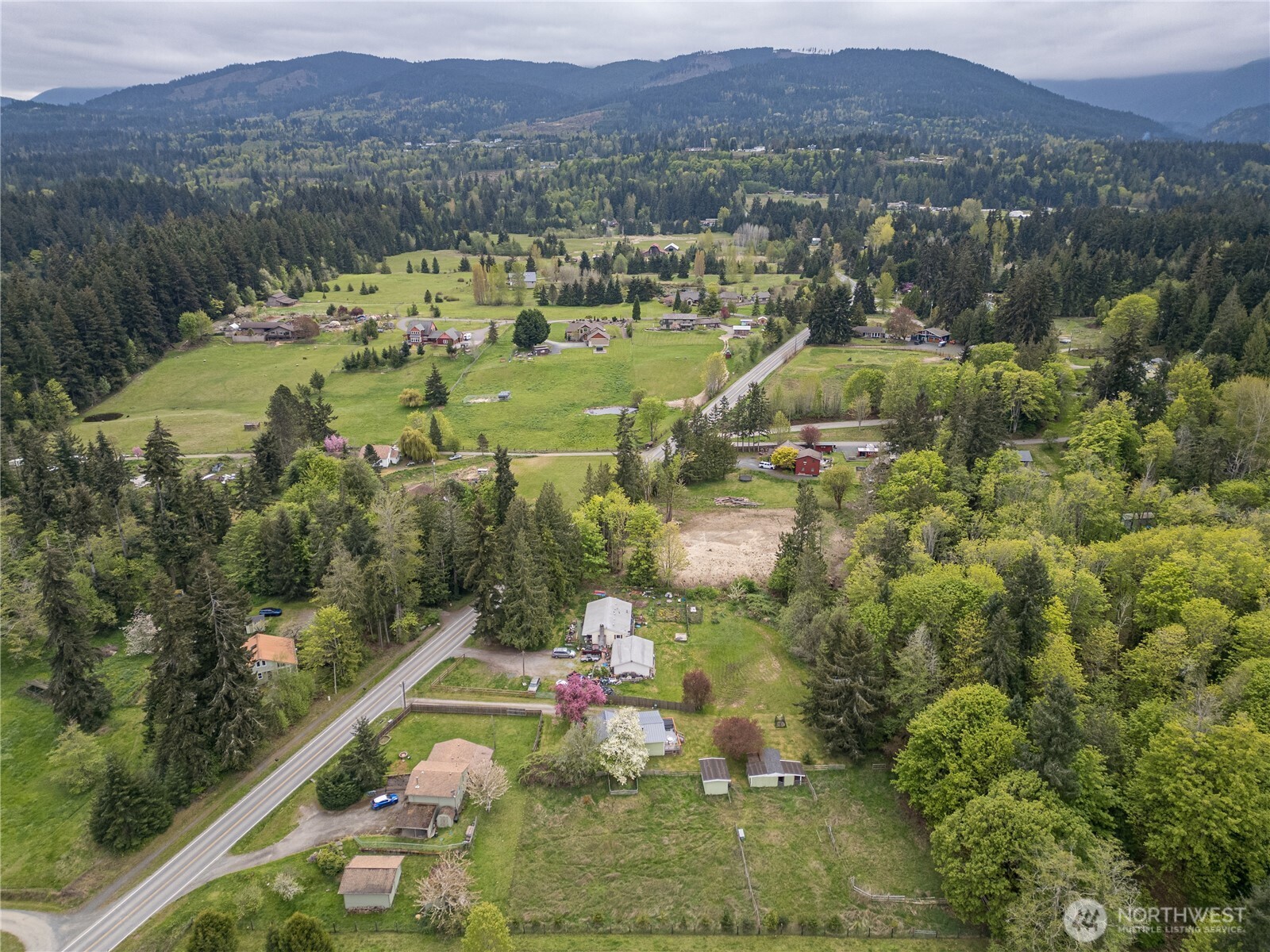 430 Black Diamond Road , Port Angeles, WA 98363