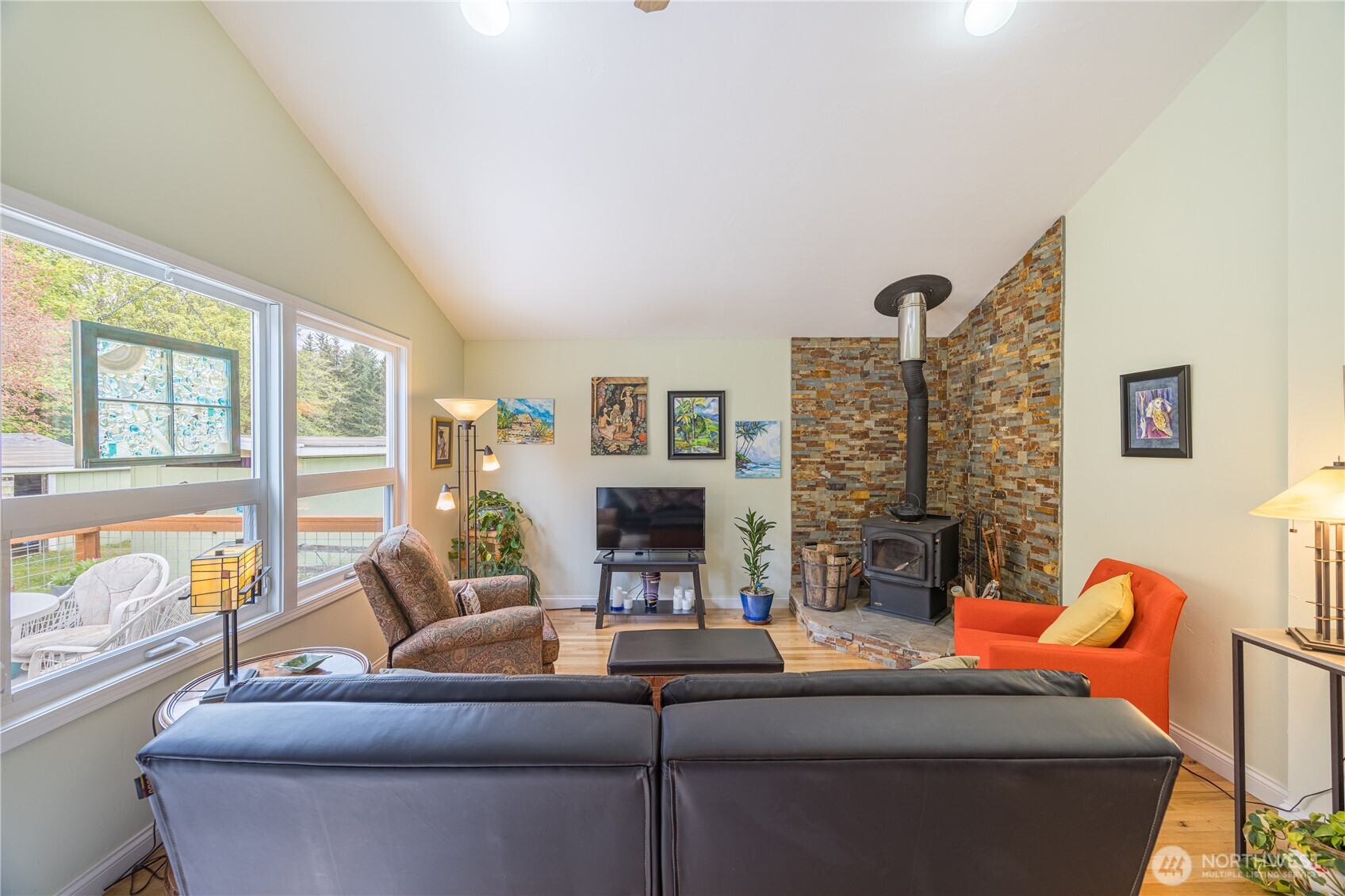 430 Black Diamond Road , Port Angeles, WA 98363