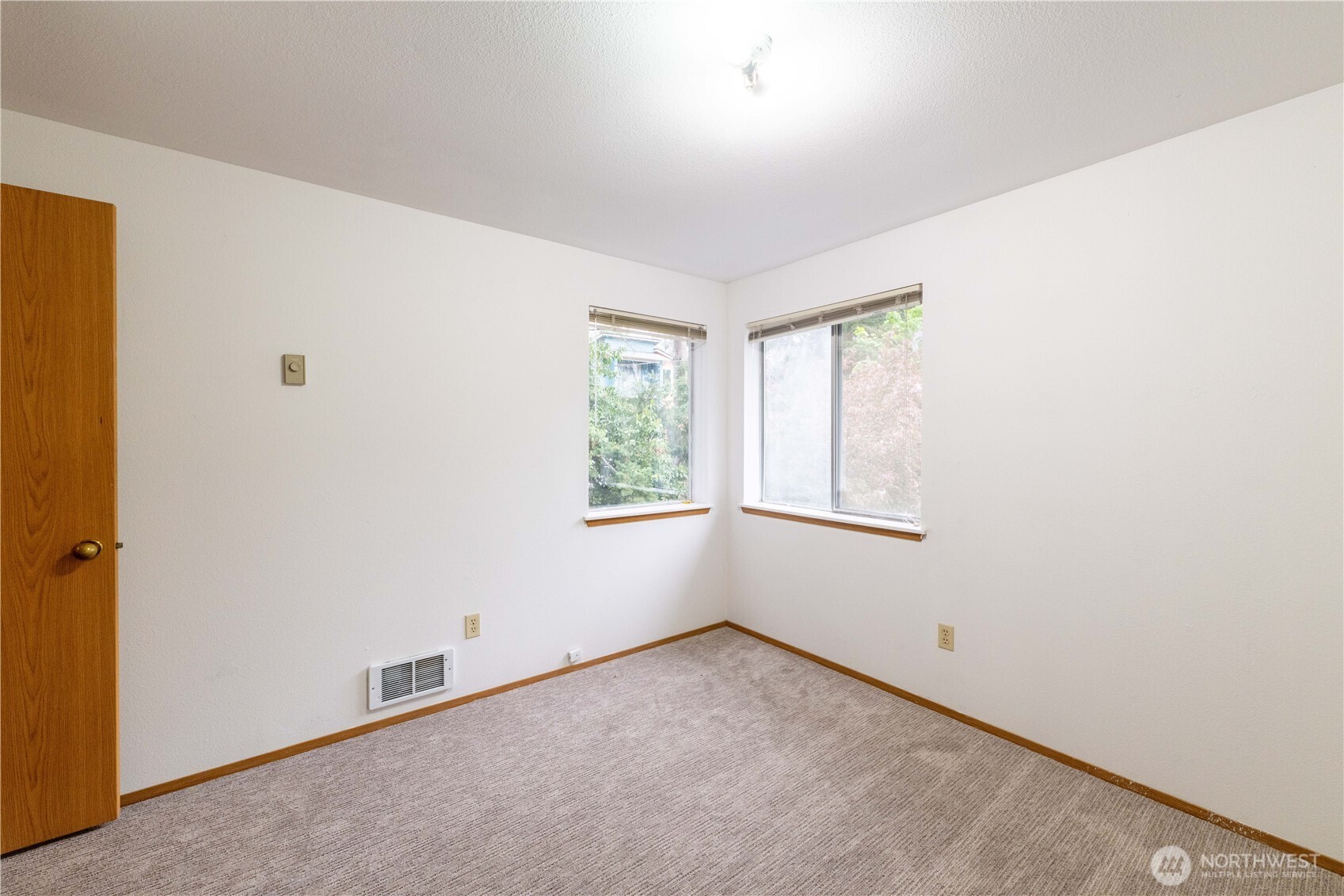 15307 15th Avenue NE #7, Shoreline, WA 98155