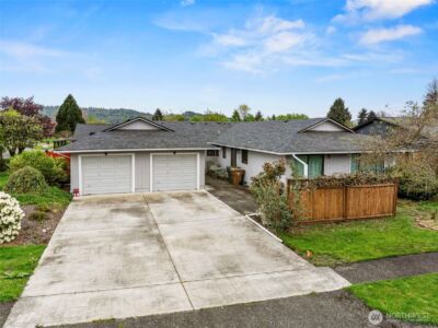 1 Teal Street , Longview, WA 98632
