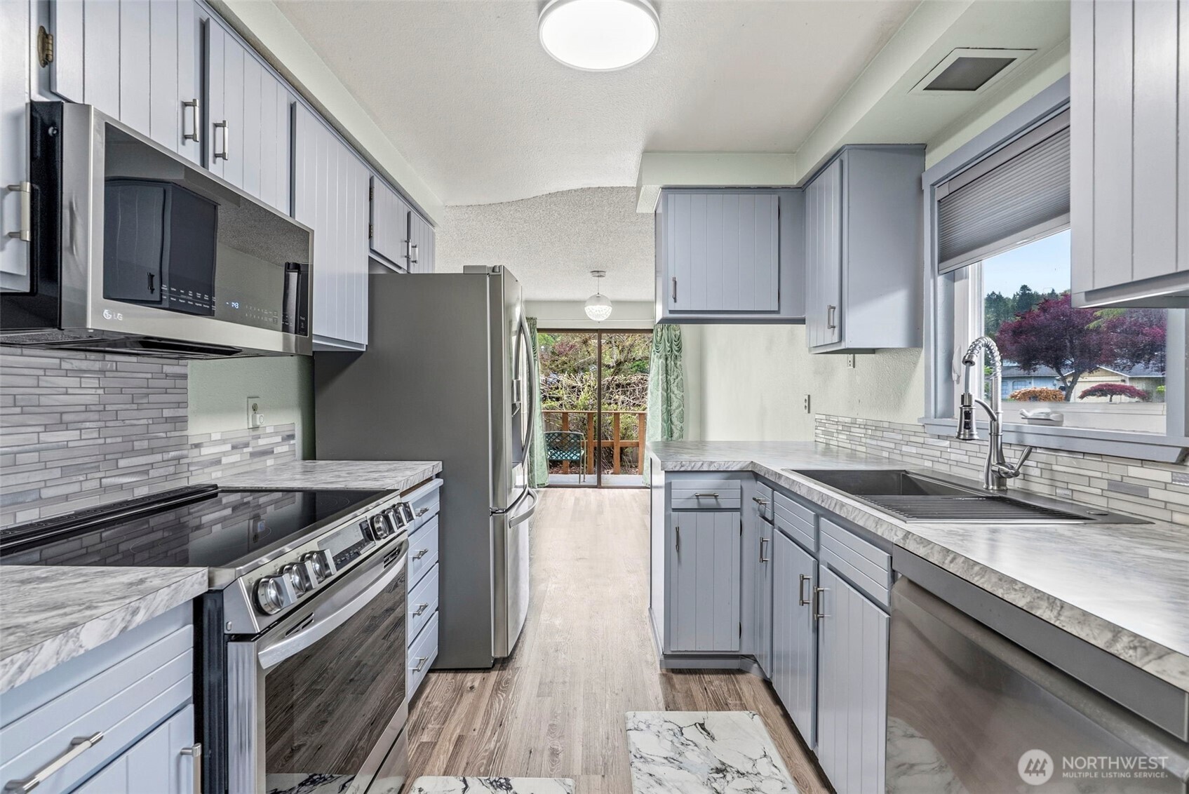 1 Teal Street , Longview, WA 98632
