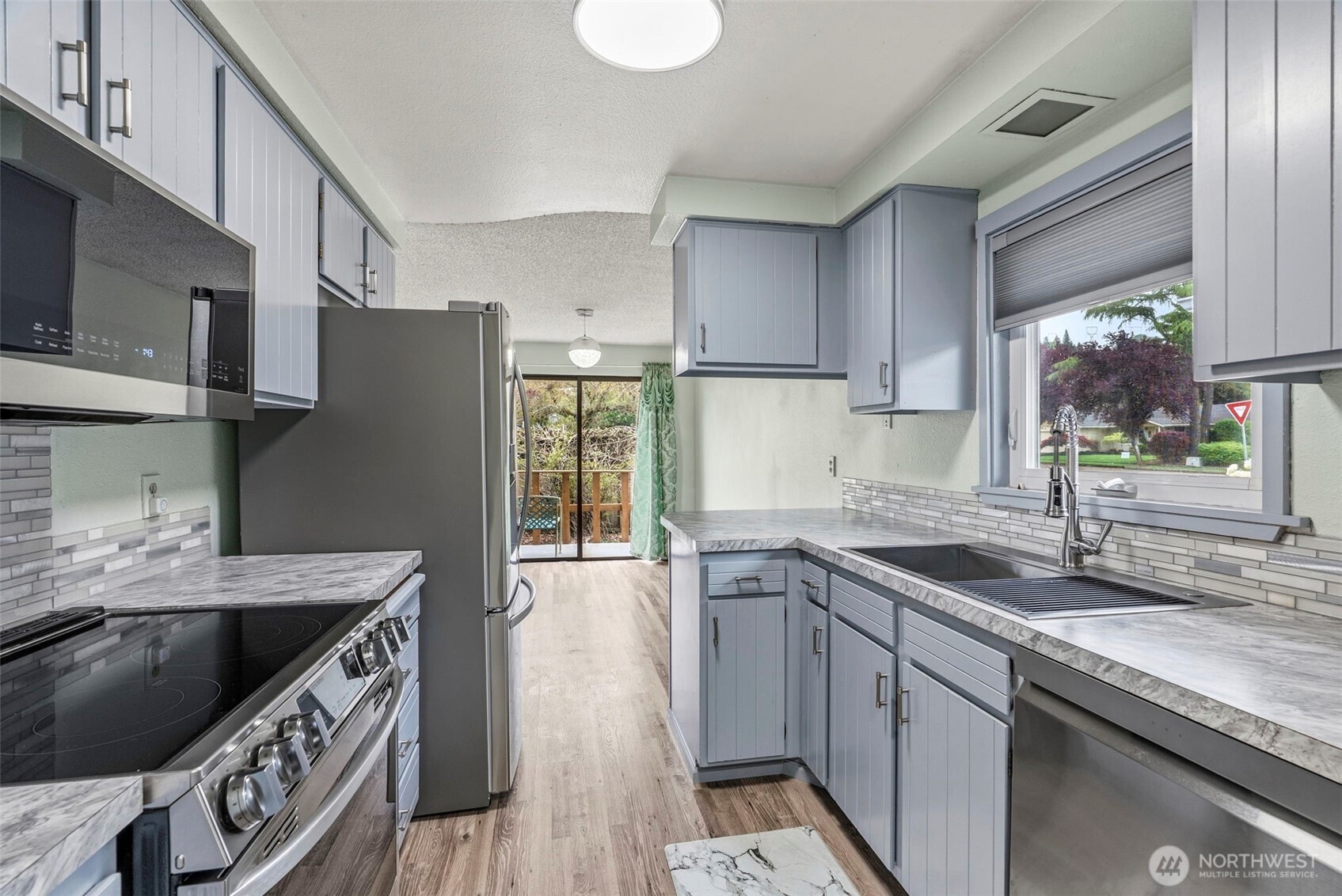 1 Teal Street , Longview, WA 98632