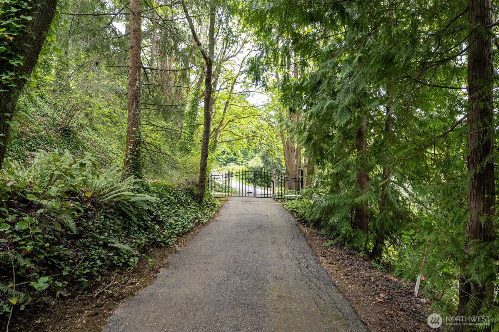 5498 Hyada Boulevard NE, Tacoma, WA 98422