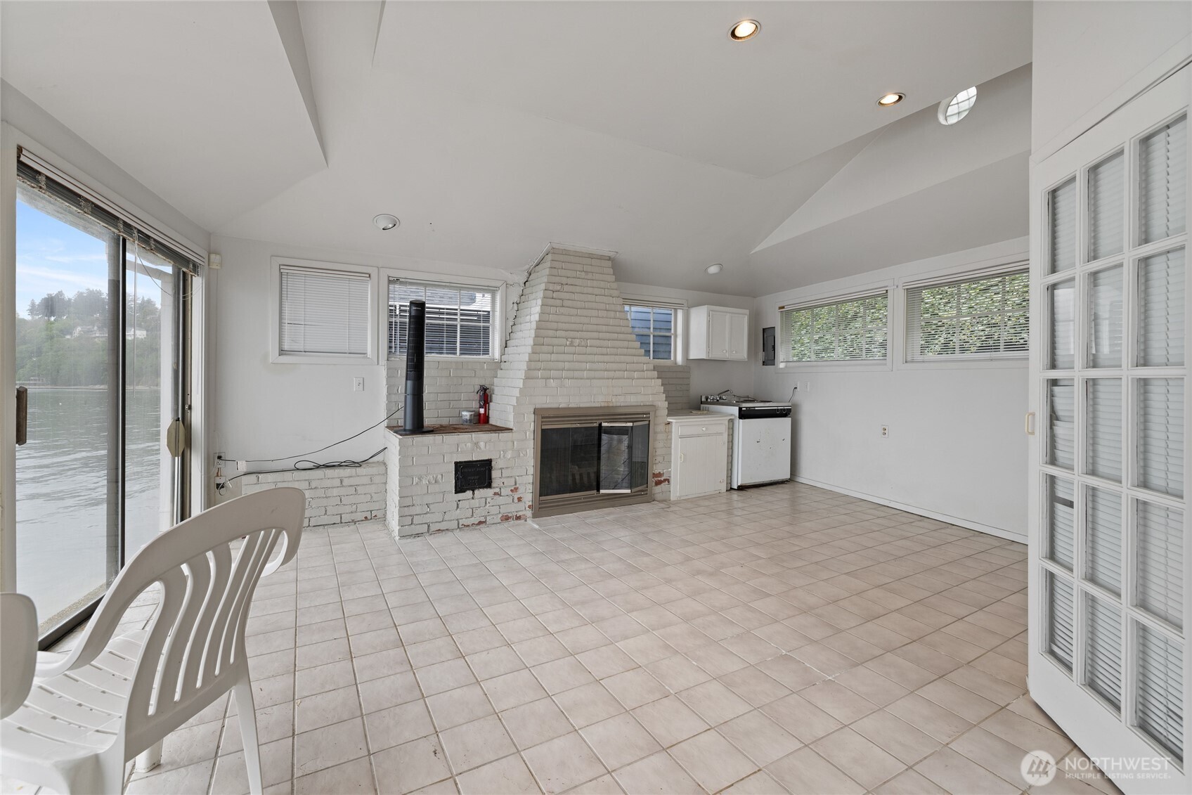 5498 Hyada Boulevard NE, Tacoma, WA 98422