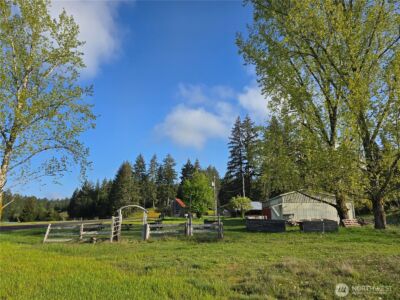 140 E Virgil Drive W, Allyn, WA 98524 - Photo 2