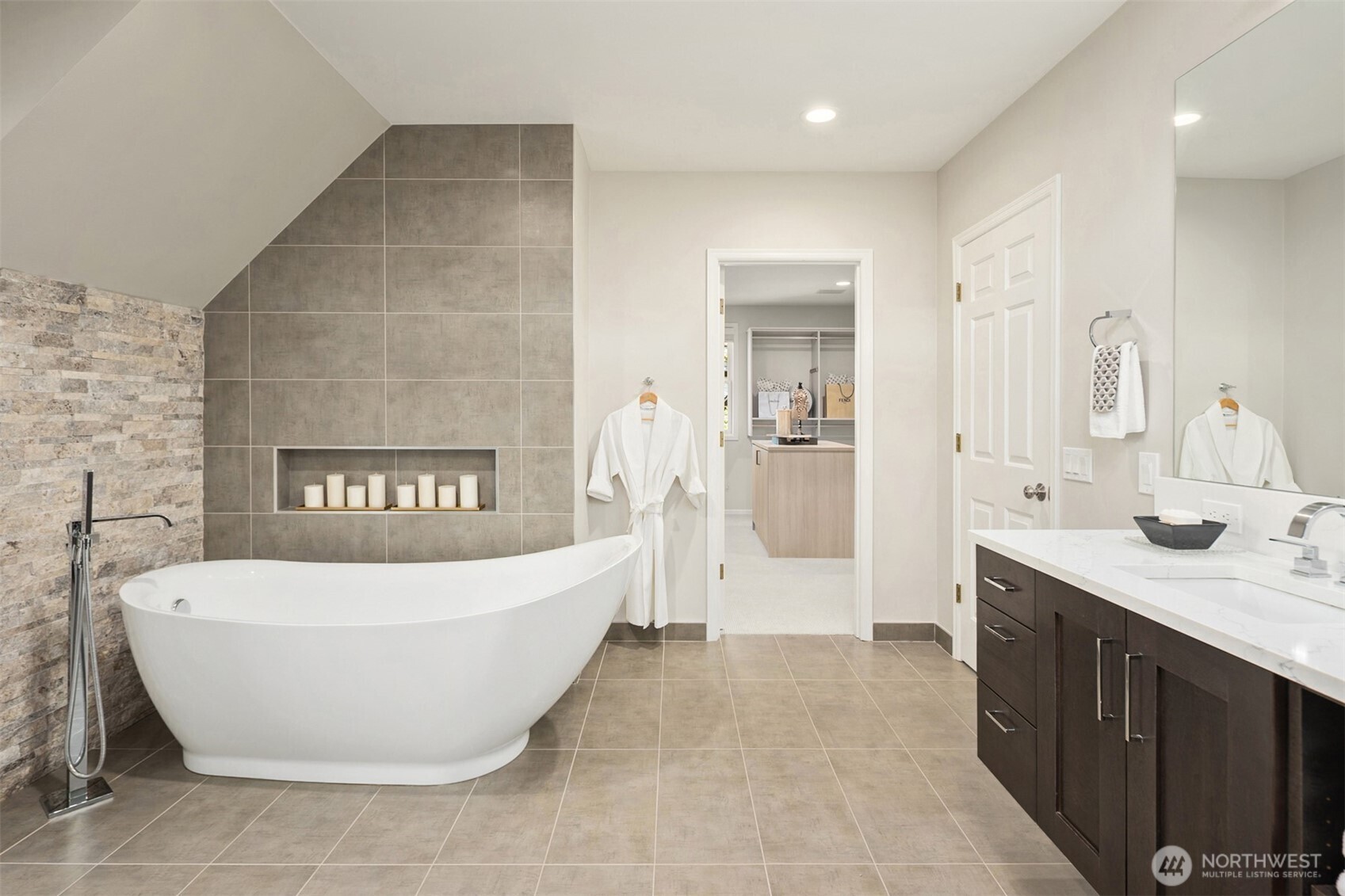 2400 100th Avenue NE, Bellevue, WA 98004