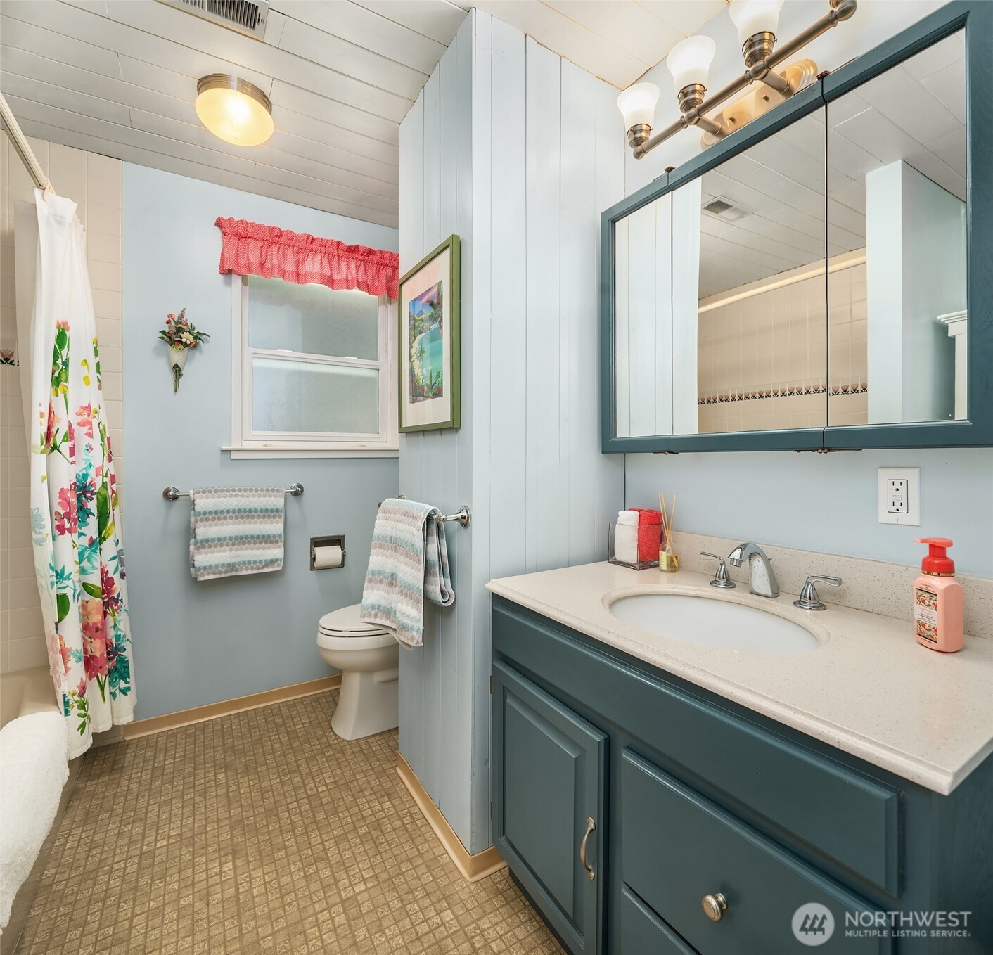 27428 97th Avenue SW, Vashon, WA 98070
