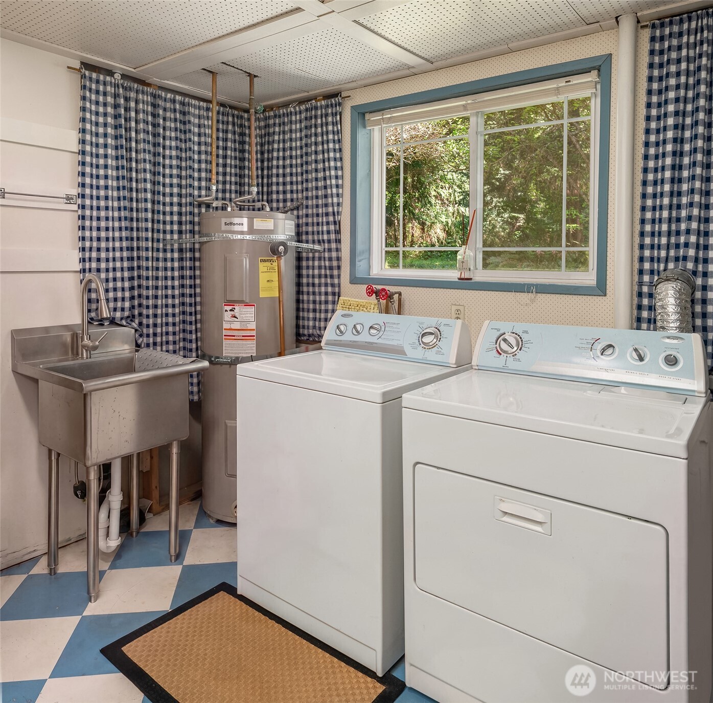 27428 97th Avenue SW, Vashon, WA 98070
