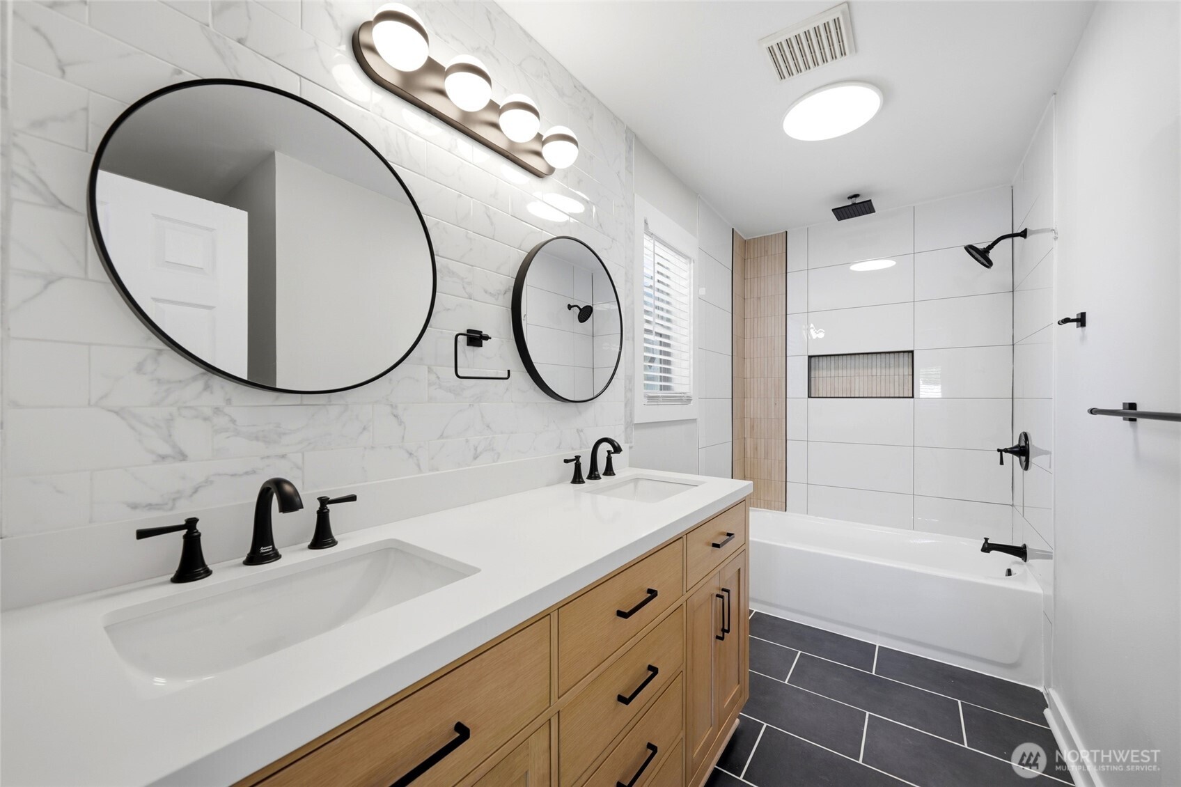 3523 Bennett Drive , Bellingham, WA 98225-1119