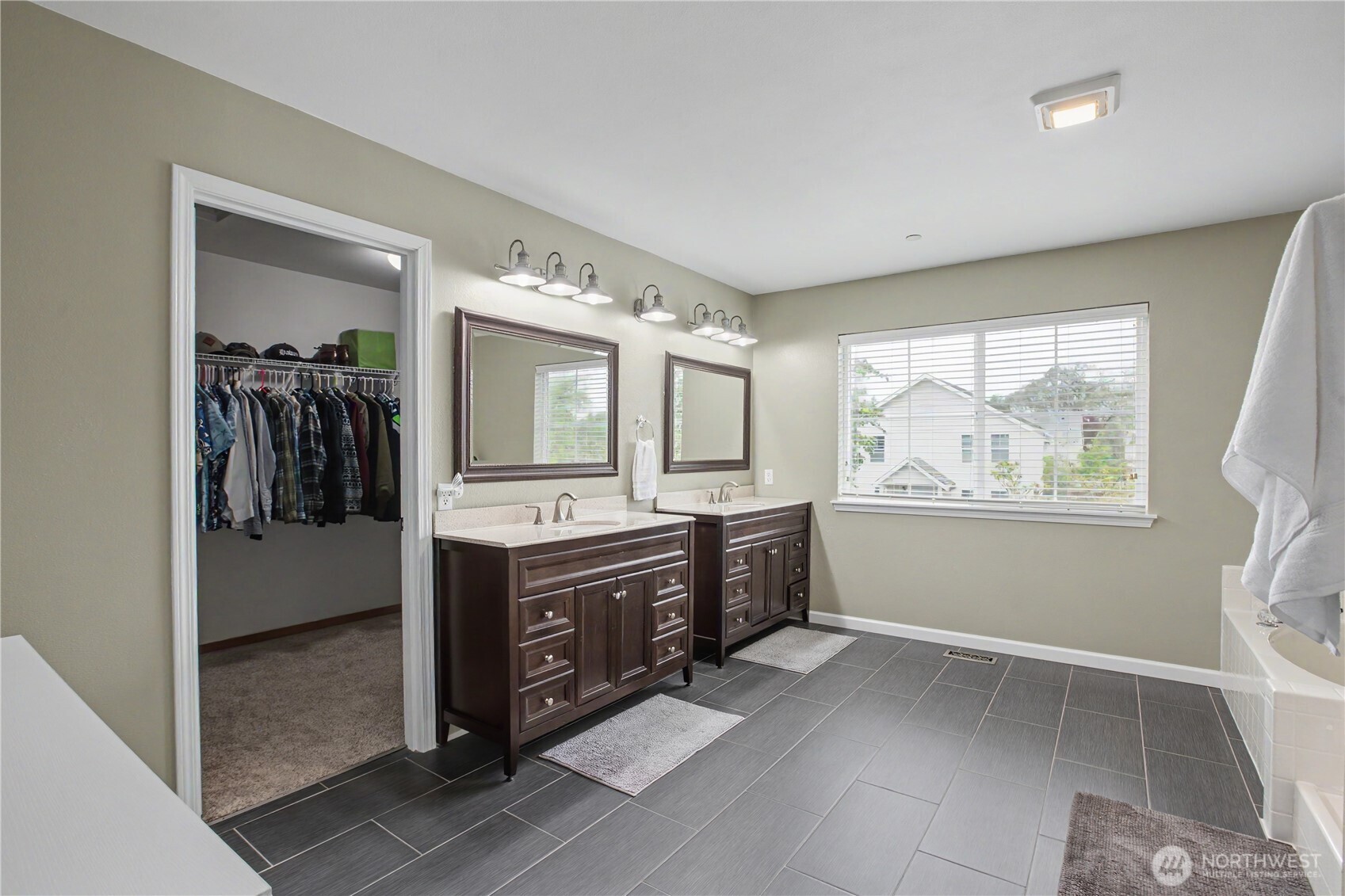 2219 Forrest St , Dupont, WA 98327