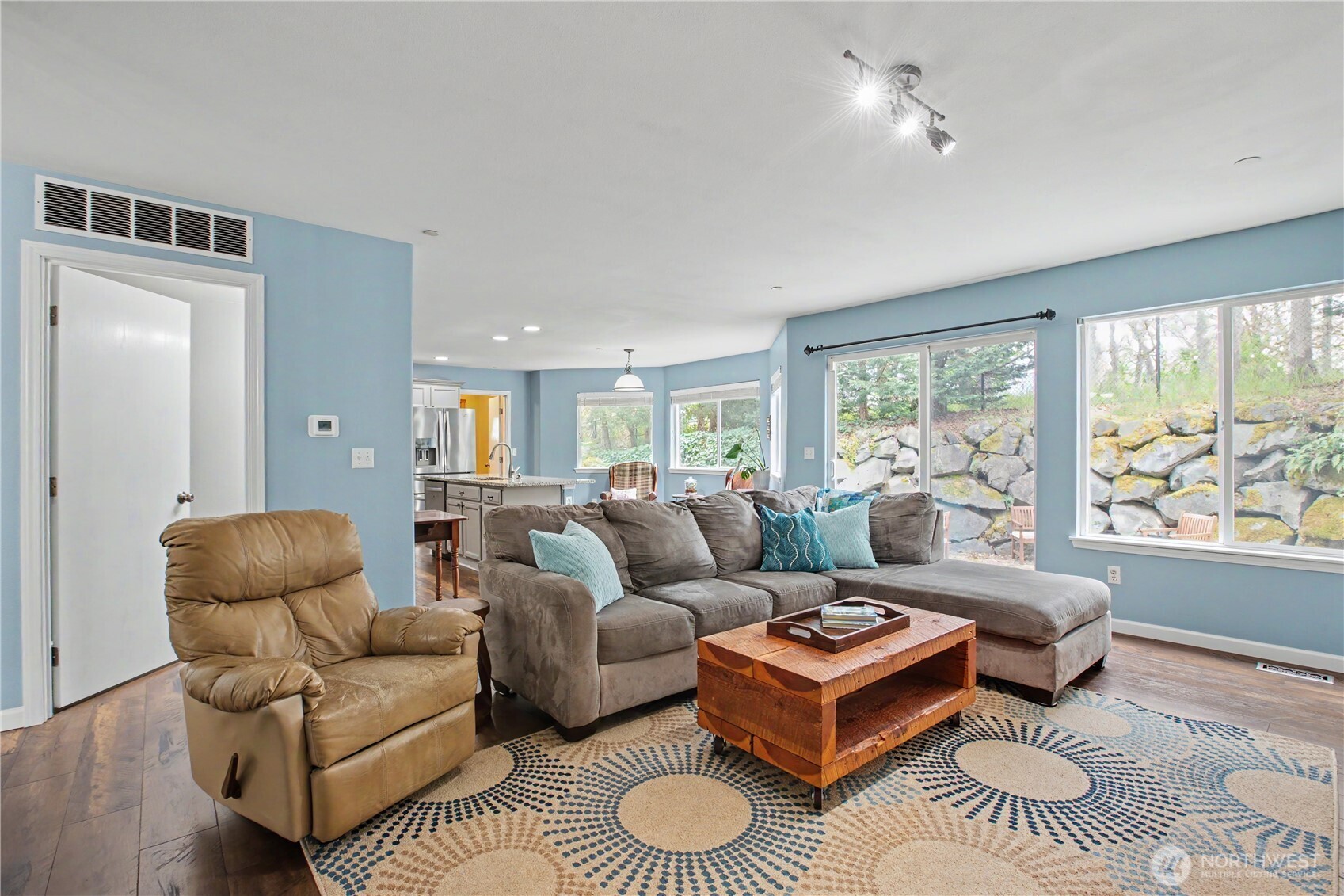 2219 Forrest St , Dupont, WA 98327
