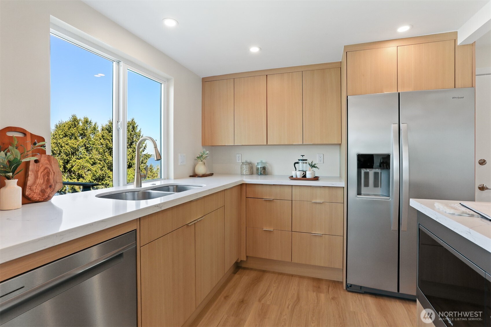 2122 Halleck Avenue SW, Seattle, WA 98116