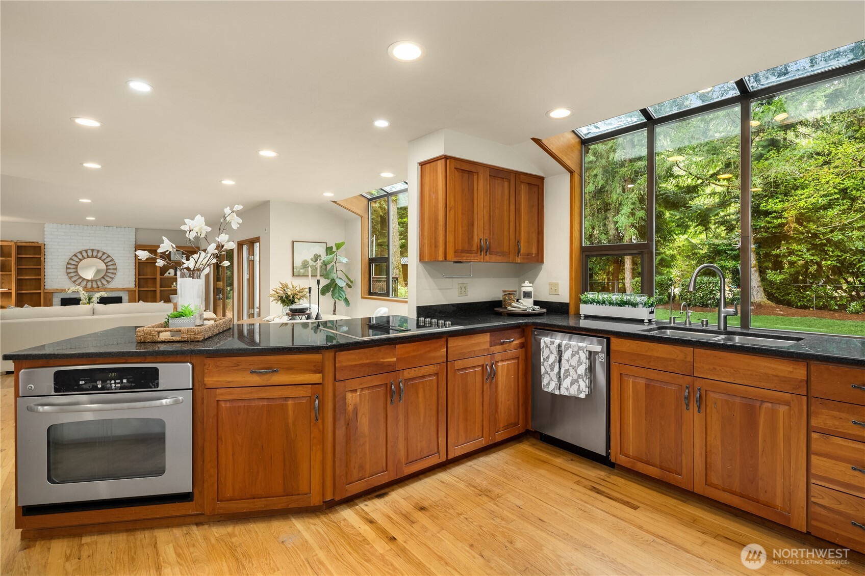 22542 NE 46th Street , Redmond, WA 98053