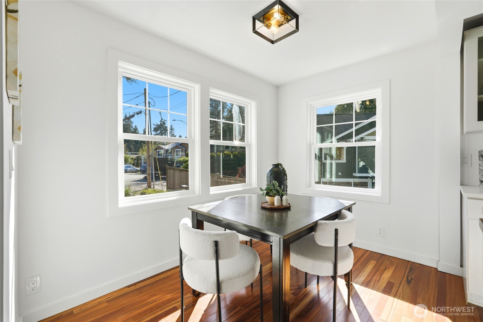 24305 90th Avenue W, Edmonds, WA 98026