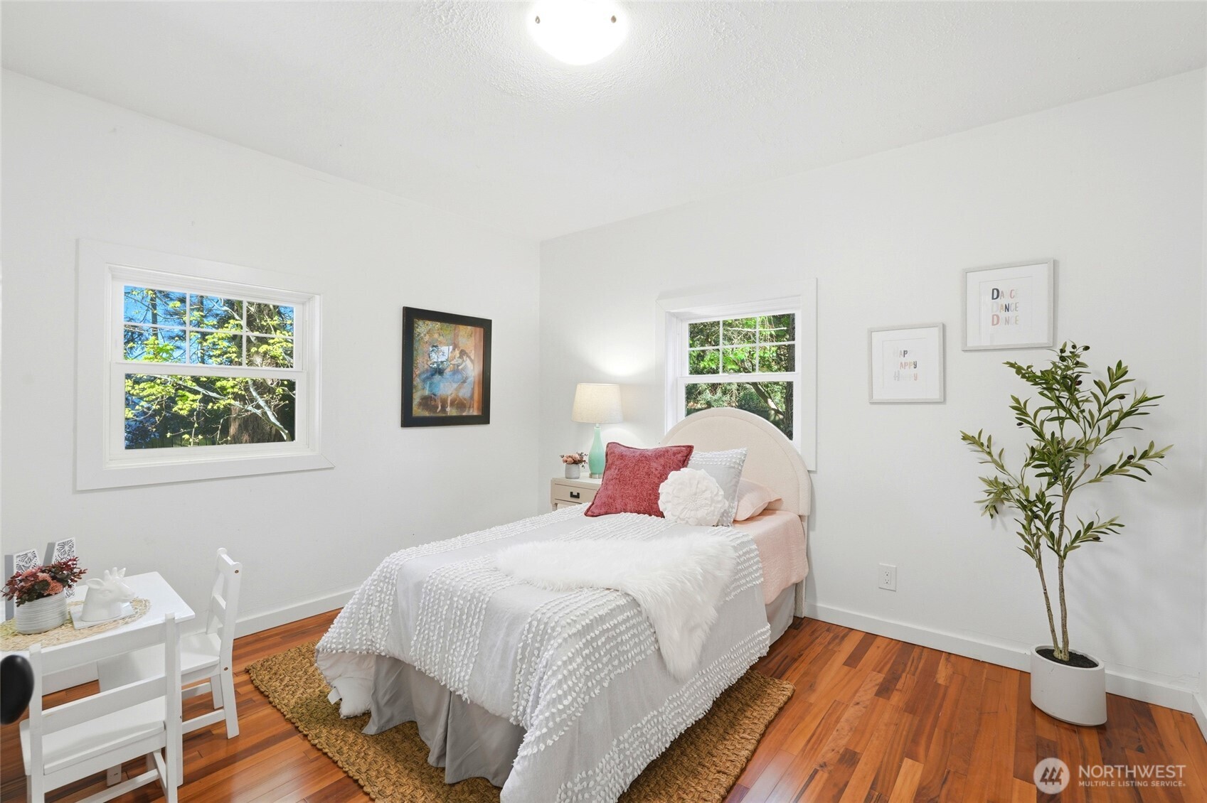 24305 90th Avenue W, Edmonds, WA 98026