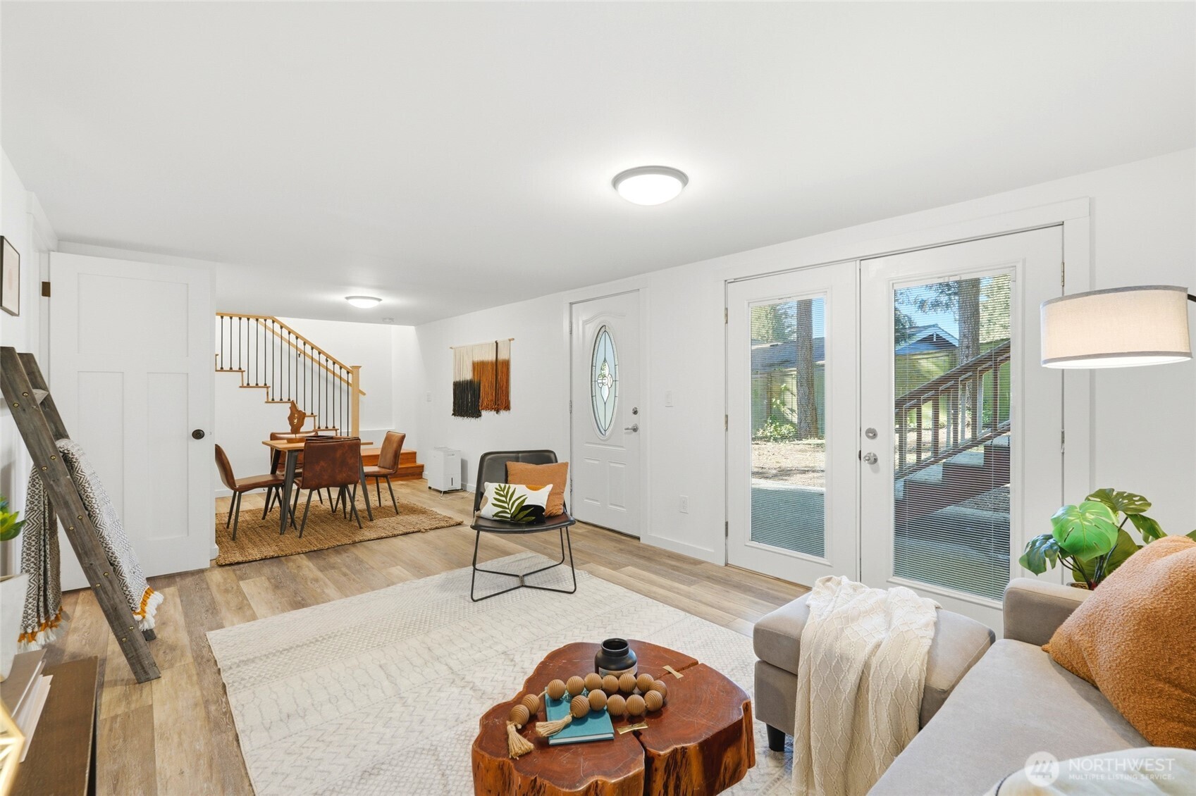 24305 90th Avenue W, Edmonds, WA 98026