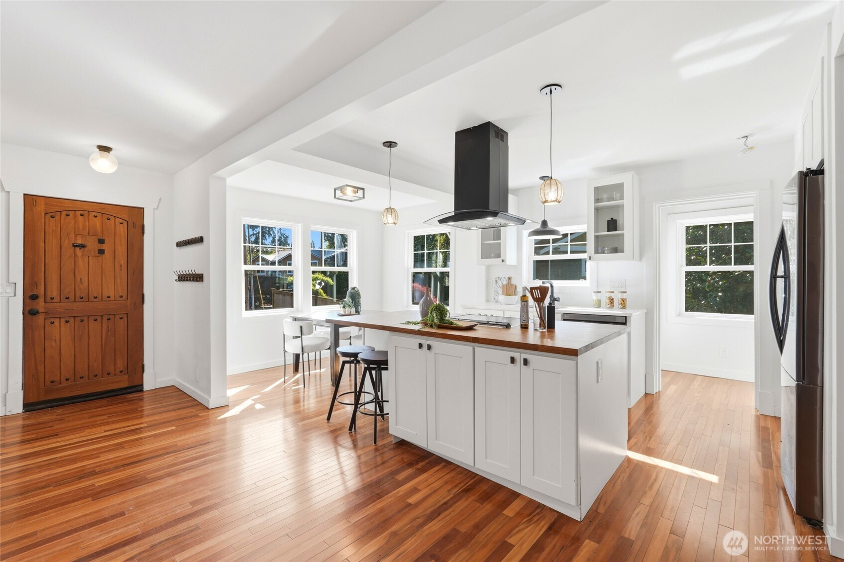 24305 90th Avenue W, Edmonds, WA 98026