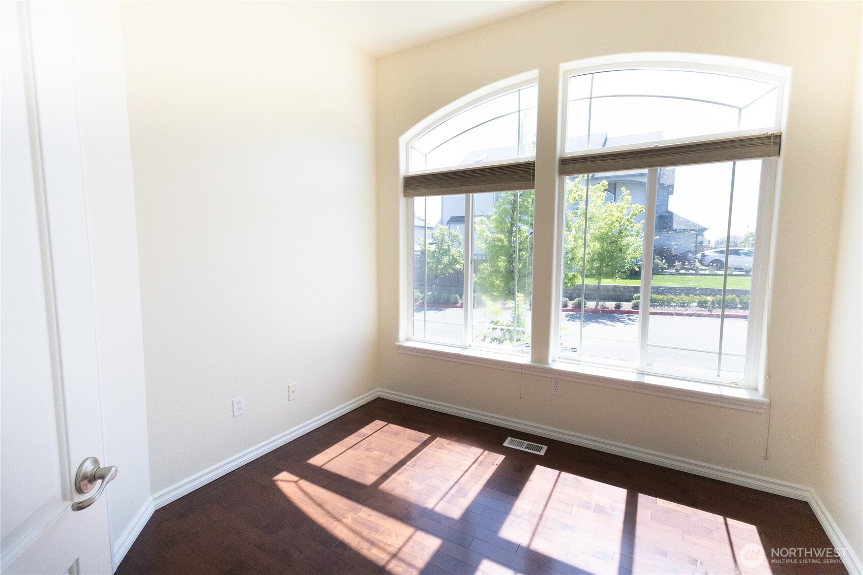 11816 SE 240th Place , Kent, WA 98030