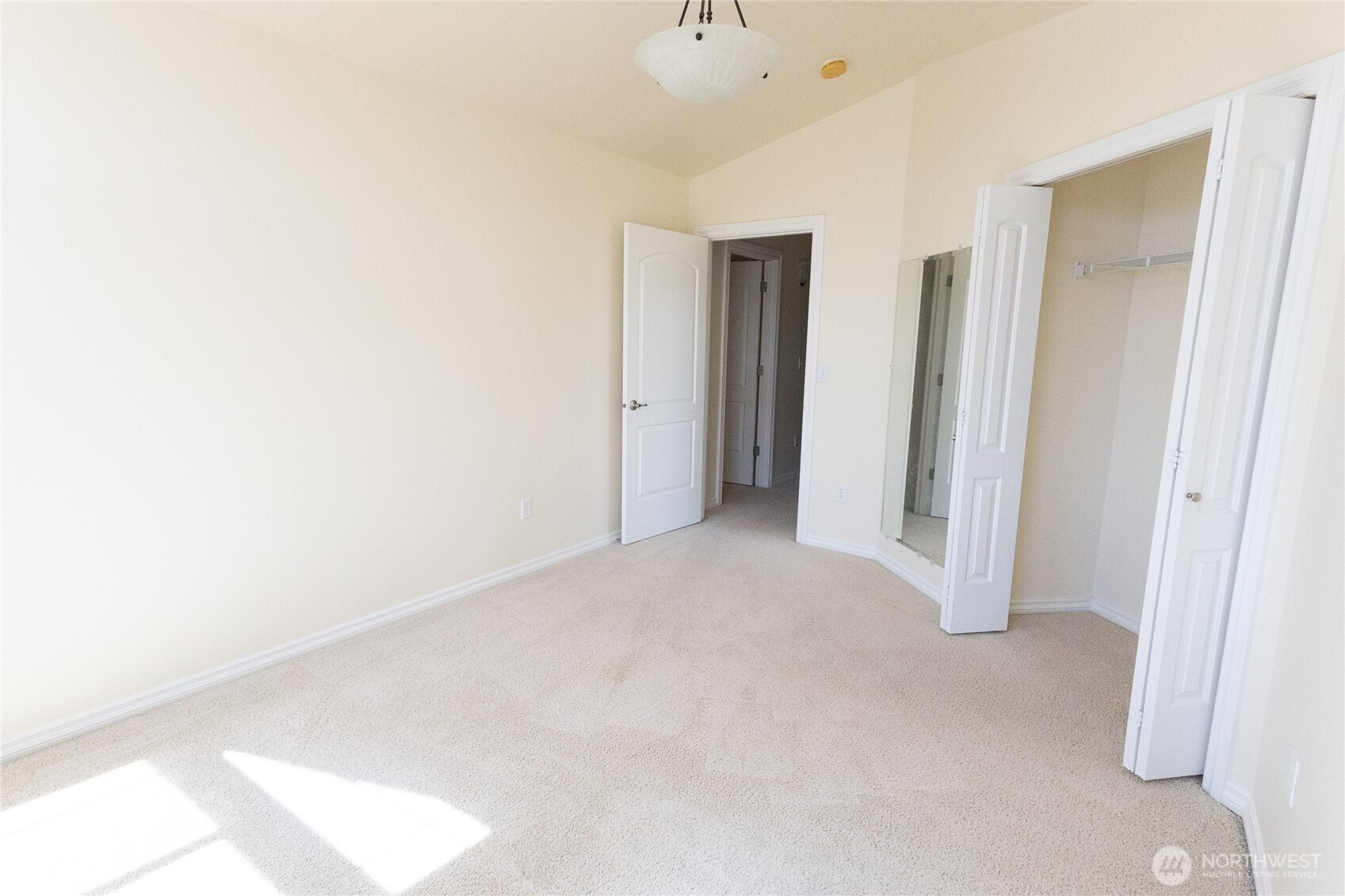 11816 SE 240th Place , Kent, WA 98030