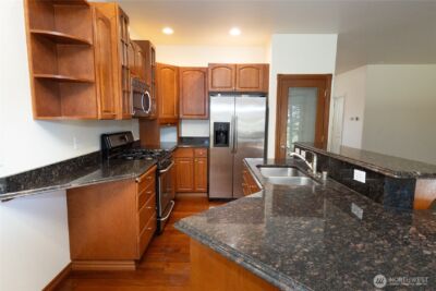 11816 SE 240th Place , Kent, WA 98030 - Photo 8